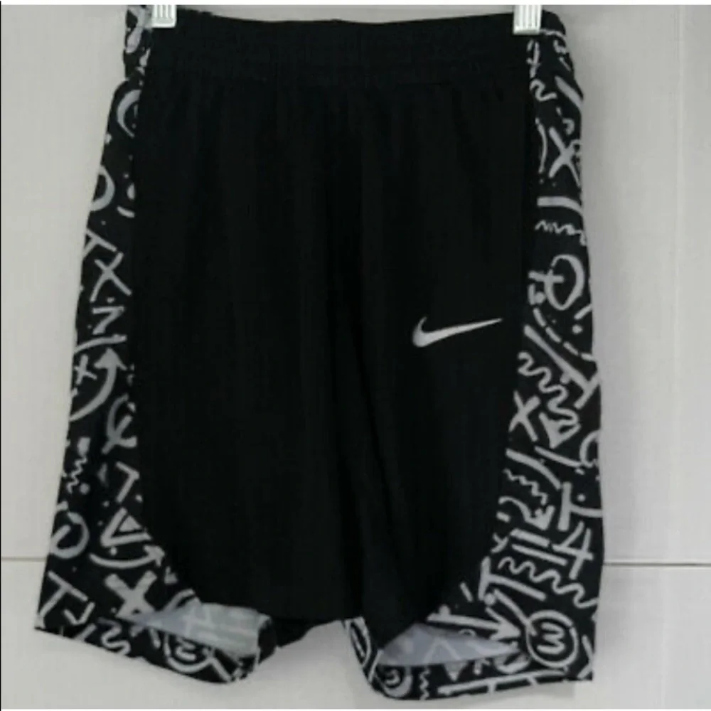 NIKE youth dri fit basketball shorts Black Size Medium - Picture 2 of 4